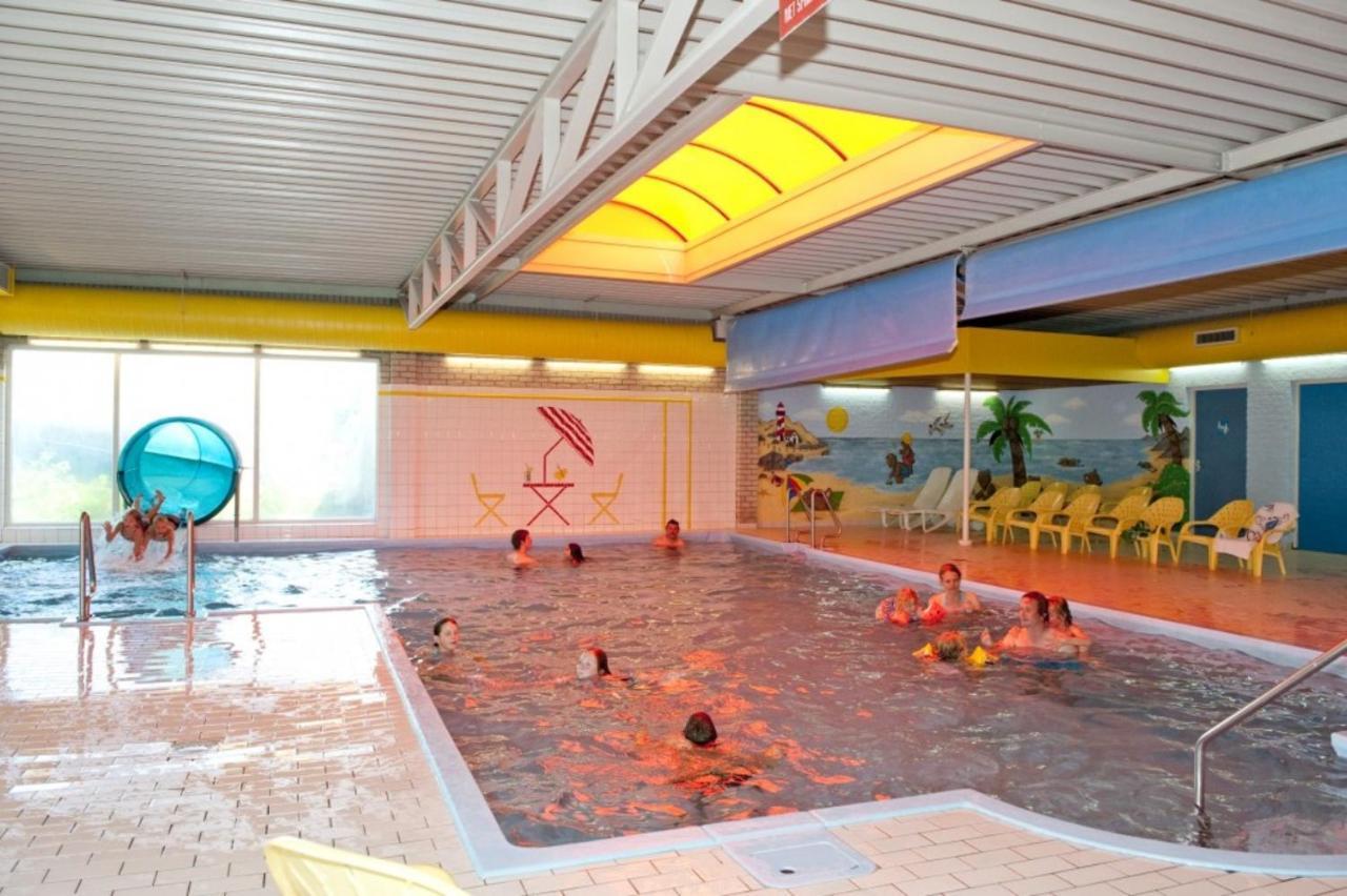 Stijlvol Ingerichte Bungalow In Baarland Екстериор снимка